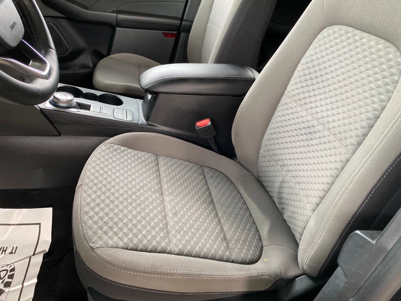 Used 2022 Ford Escape SE w/ Convenience Package FWD image 28