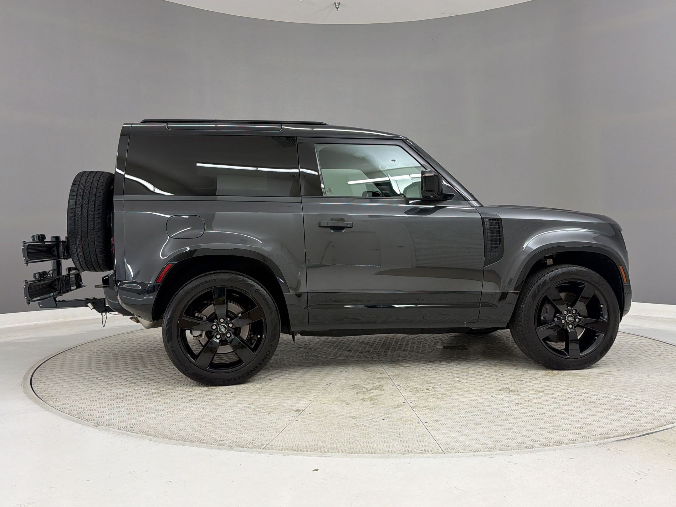 Used 2023 Land Rover Defender 90 X-Dynamic SE AWD/4WD image 8