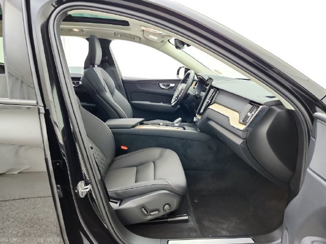 Certified 2026 Volvo XC60 B5 Plus AWD/4WD image 18