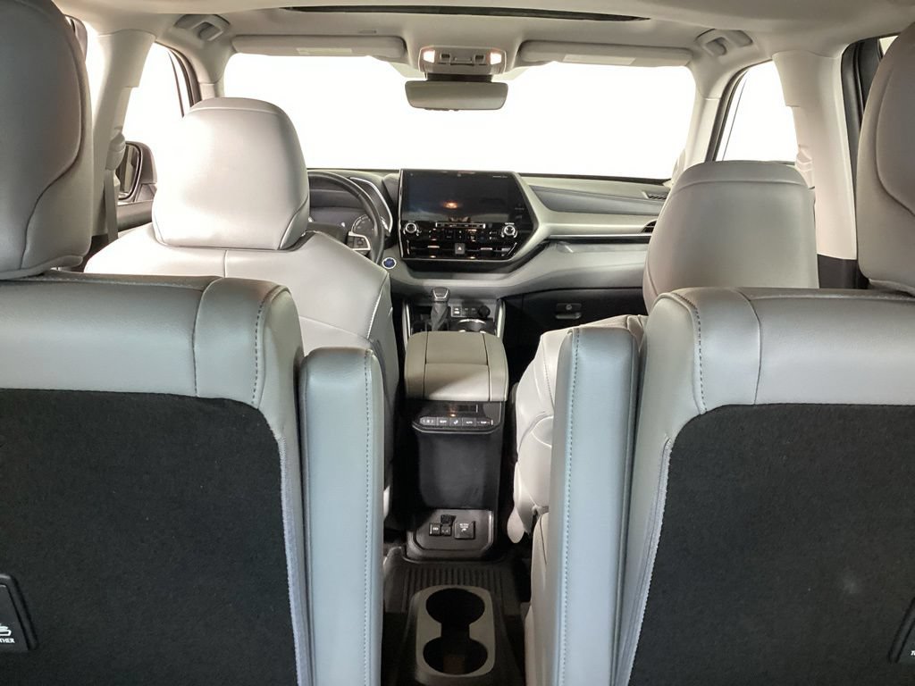 Used 2022 Toyota Highlander Limited AWD/4WD image 27