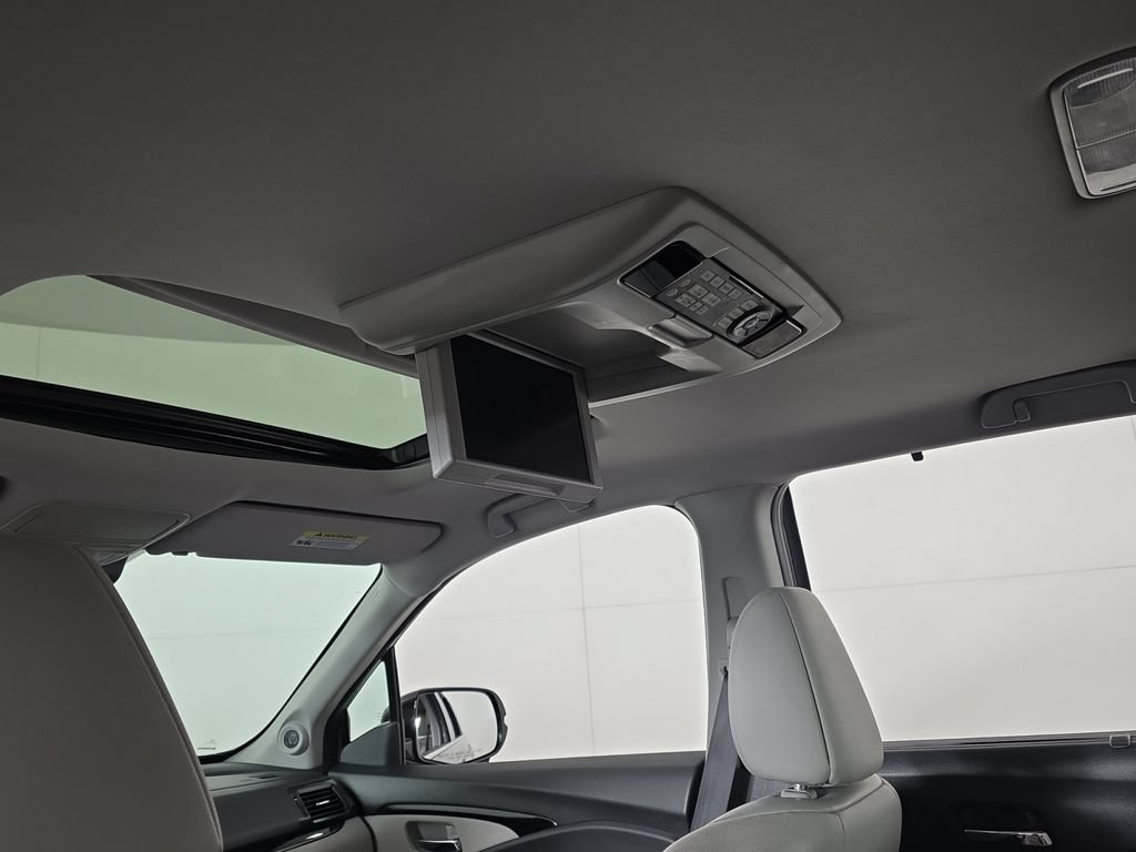 Used 2016 Honda Pilot Touring image 27