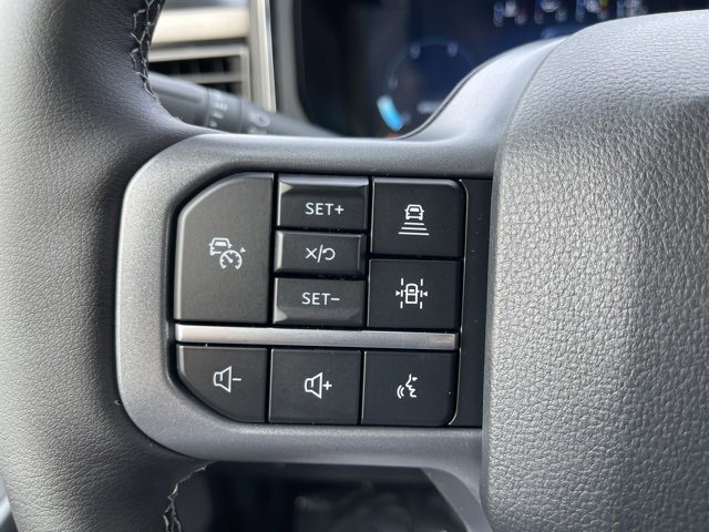 New 2026 Ford F350 Lariat w/ Black Appearance Package image 19