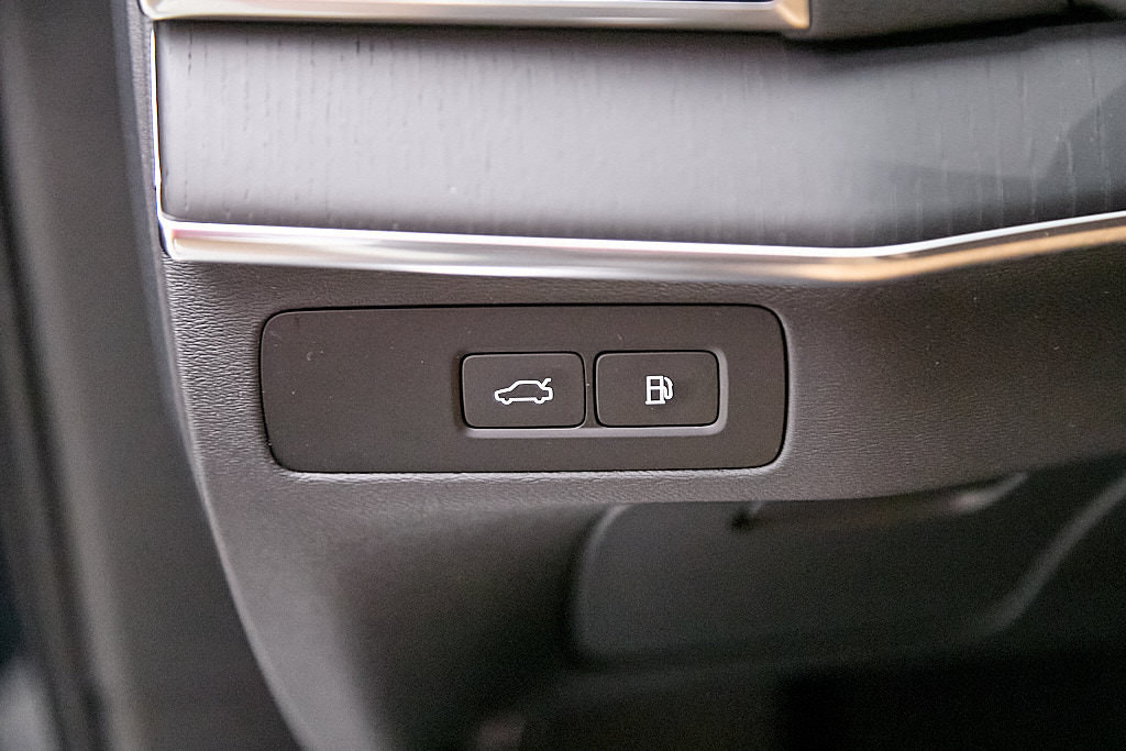 Certified 2024 Volvo XC90 T8 Ultimate AWD/4WD image 14