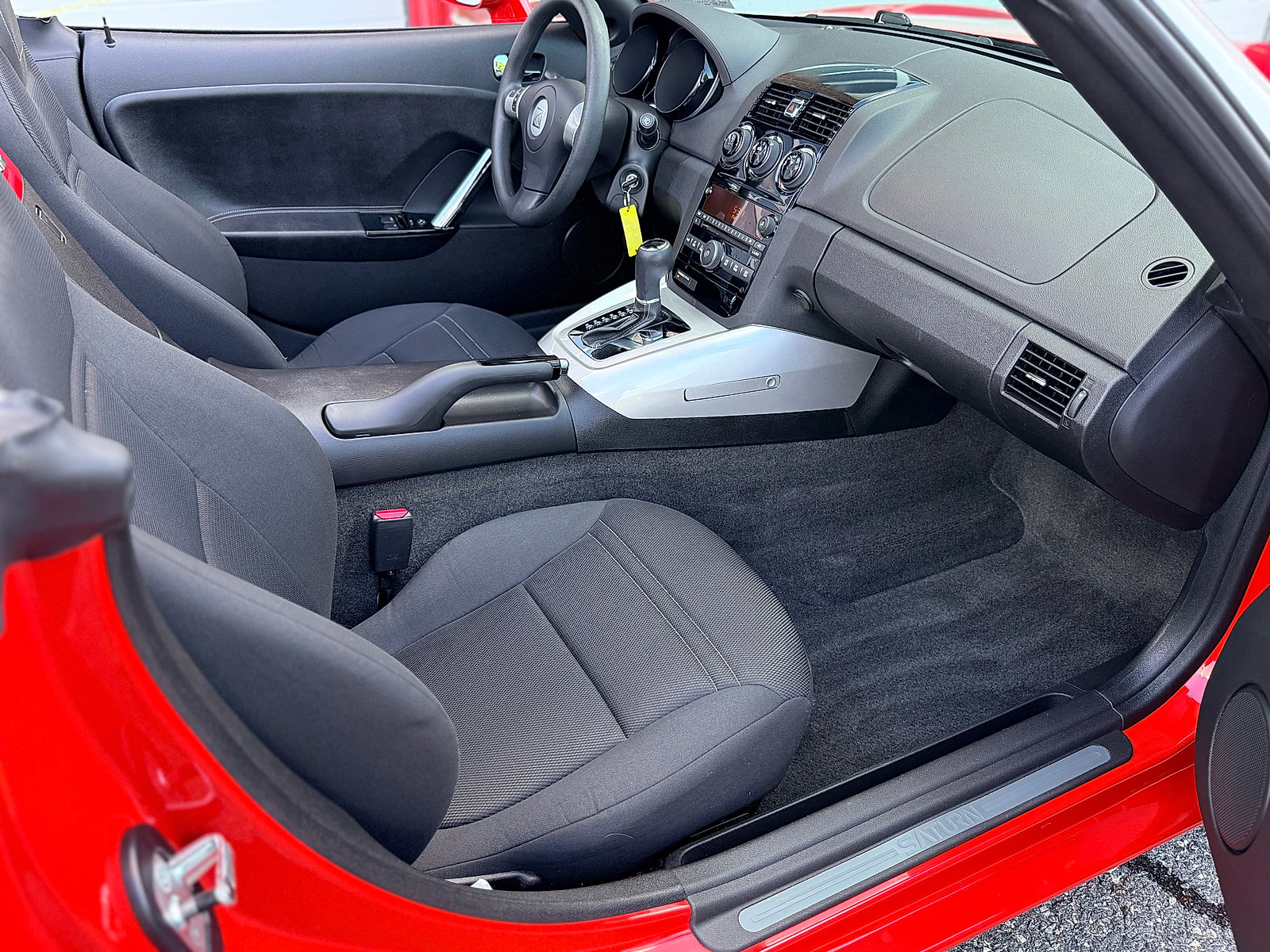 Used 2007 Saturn Sky RWD image 25
