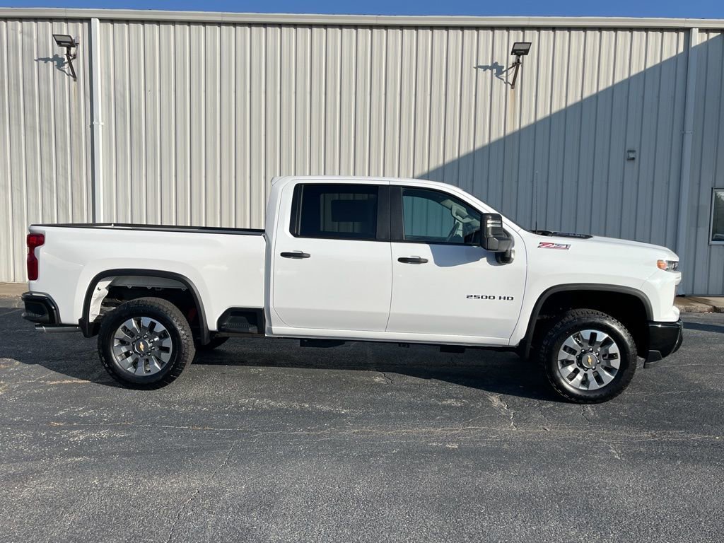 Certified 2025 Chevrolet Silverado 2500 Custom w/ Z71 Off-Road Package image 9