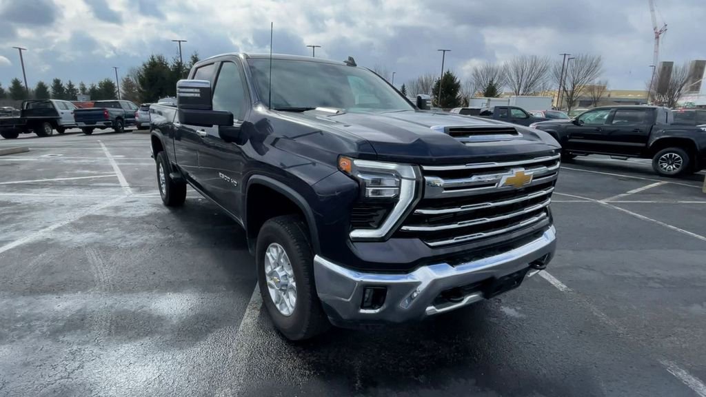 Used 2024 Chevrolet Silverado 2500 LTZ image 4