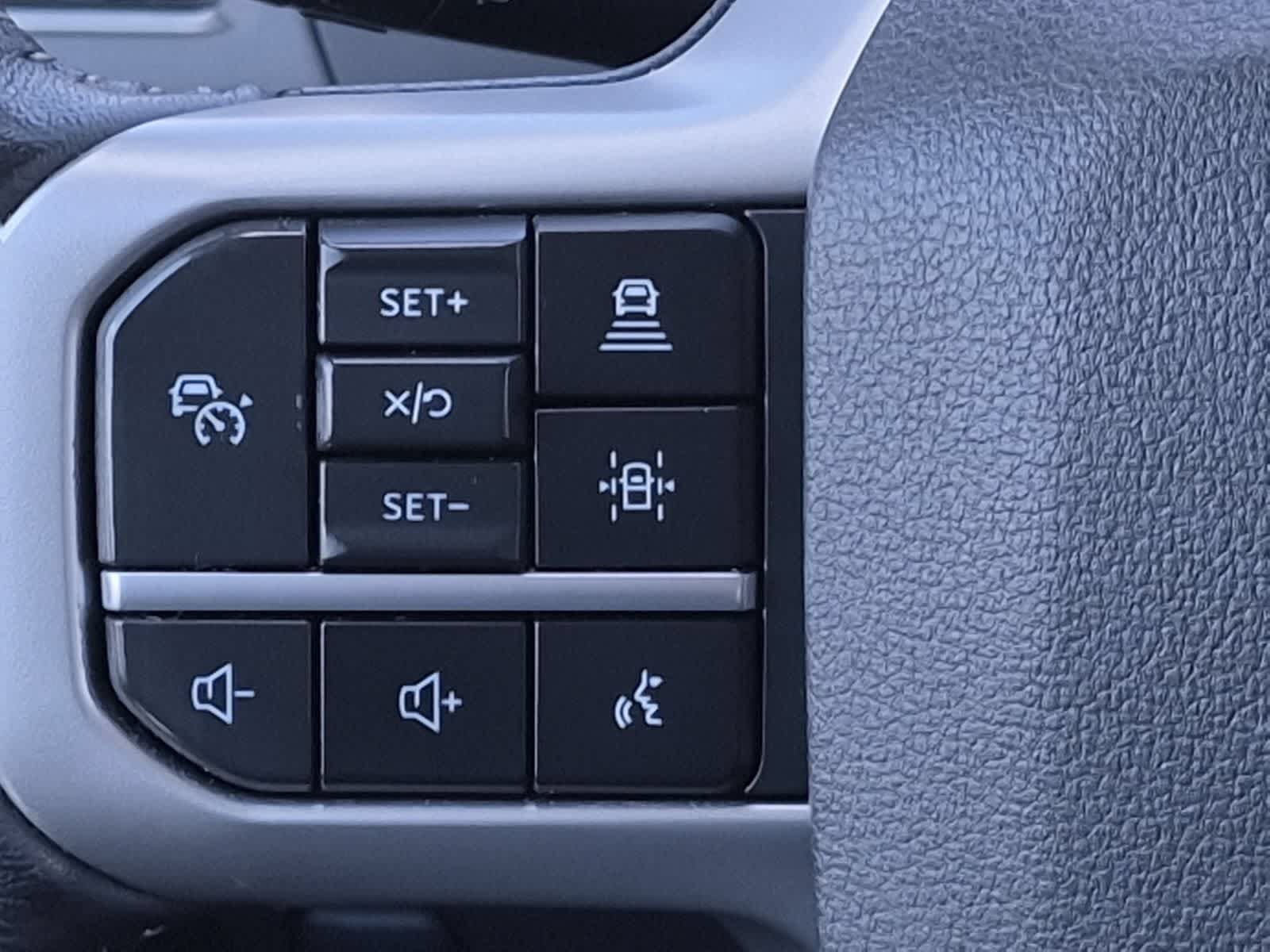 Used 2023 Ford Expedition Max XLT AWD/4WD image 23