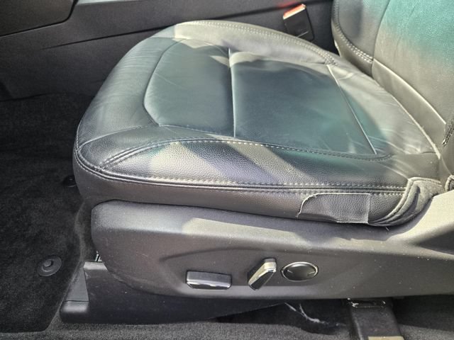 Used 2016 Ford Explorer XLT w/ Equipment Group 202A FWD image 13