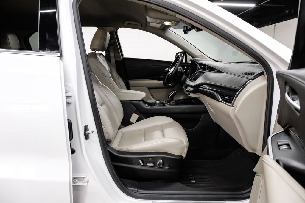 Used 2021 Cadillac XT4 Premium Luxury image 40