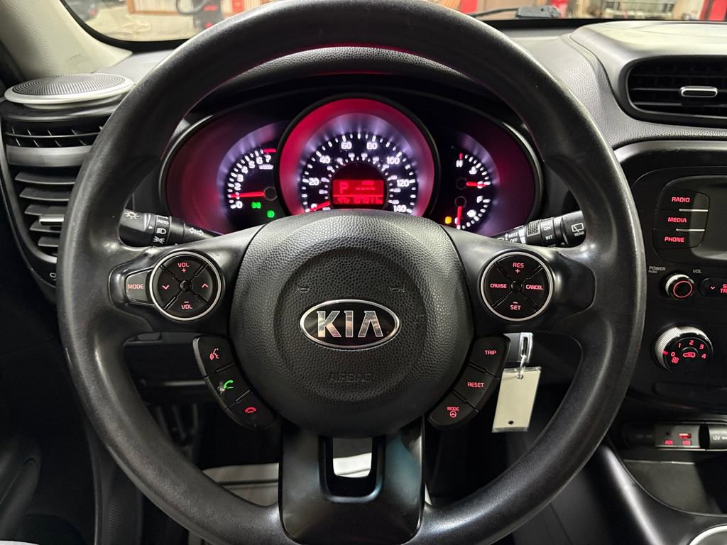 Used 2016 Kia Soul + image 28