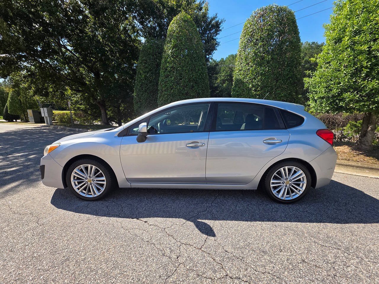 Used 2013 Subaru Impreza 2.0i Limited w/ Popular Pkg 1 AWD/4WD image 2