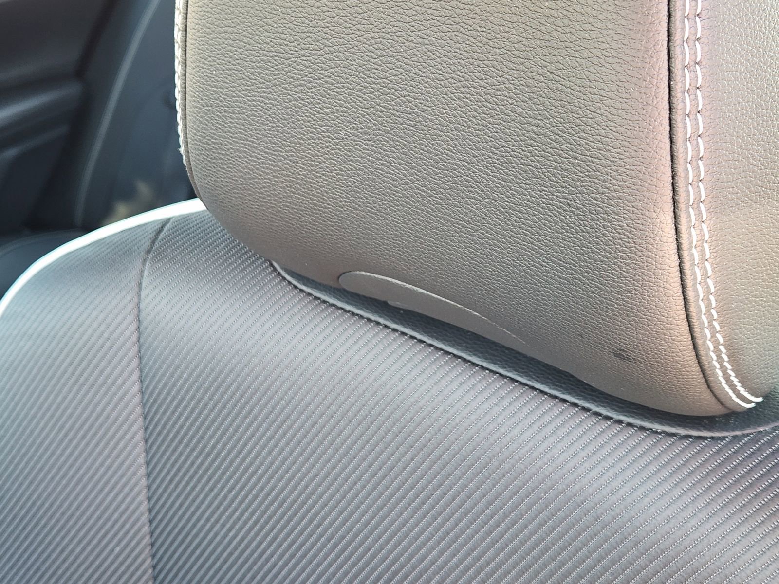 Used 2025 Toyota Camry SE w/ Convenience Package image 18