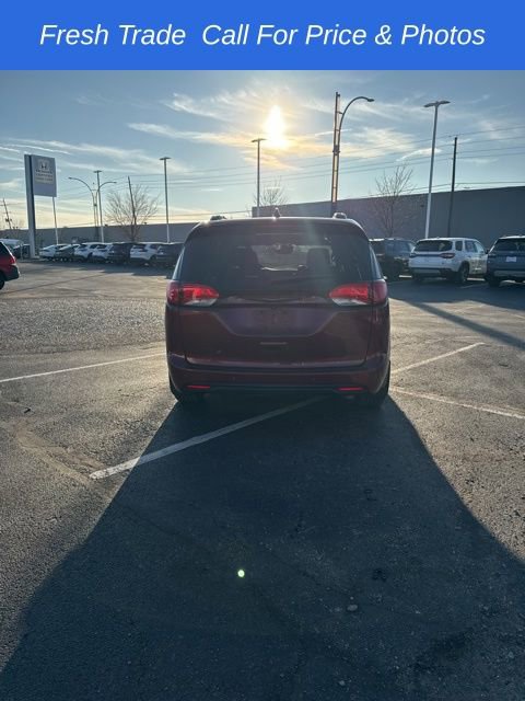 Used 2019 Chrysler Pacifica Touring-L Plus w/ Advanced Safetytec Group image 7