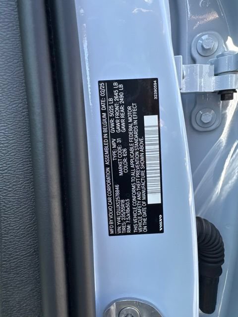 Certified 2025 Volvo XC40 B5 Core AWD/4WD image 27