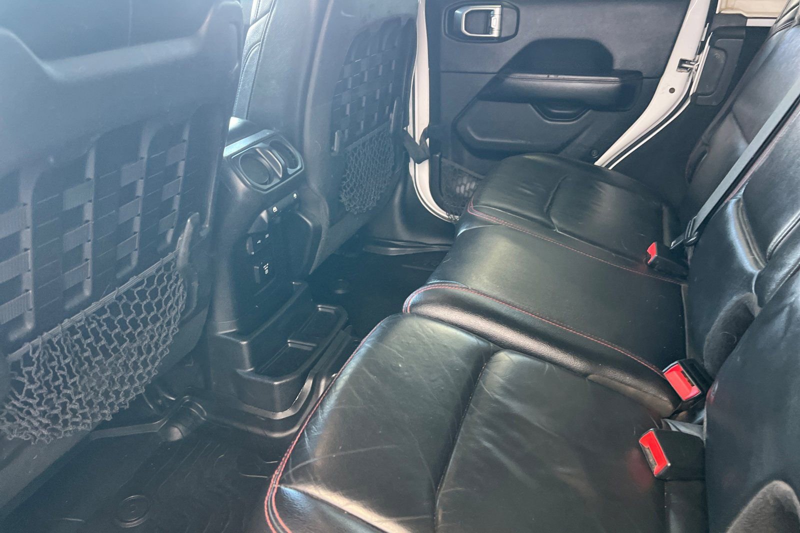 Used 2018 Jeep Wrangler Unlimited Rubicon AWD/4WD image 9