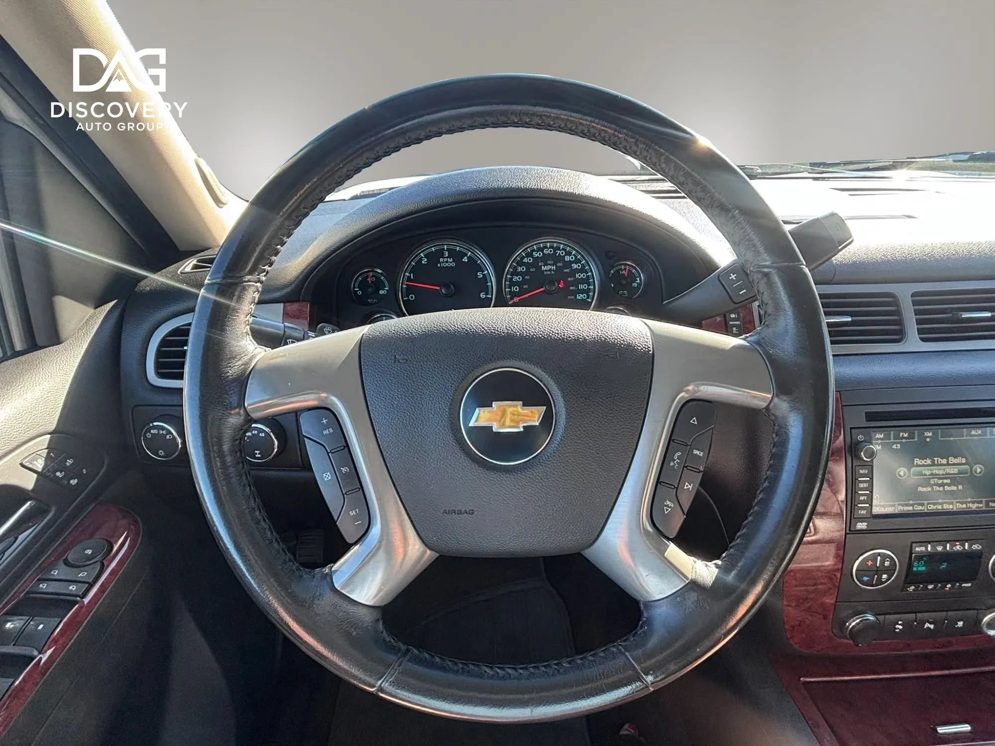 Used 2011 Chevrolet Avalanche LTZ AWD/4WD image 11