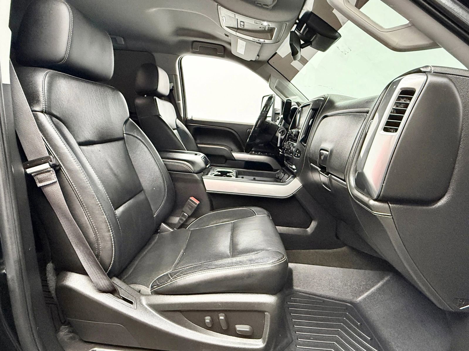 Used 2015 Chevrolet Silverado 2500 LTZ w/ LTZ Plus Package image 20