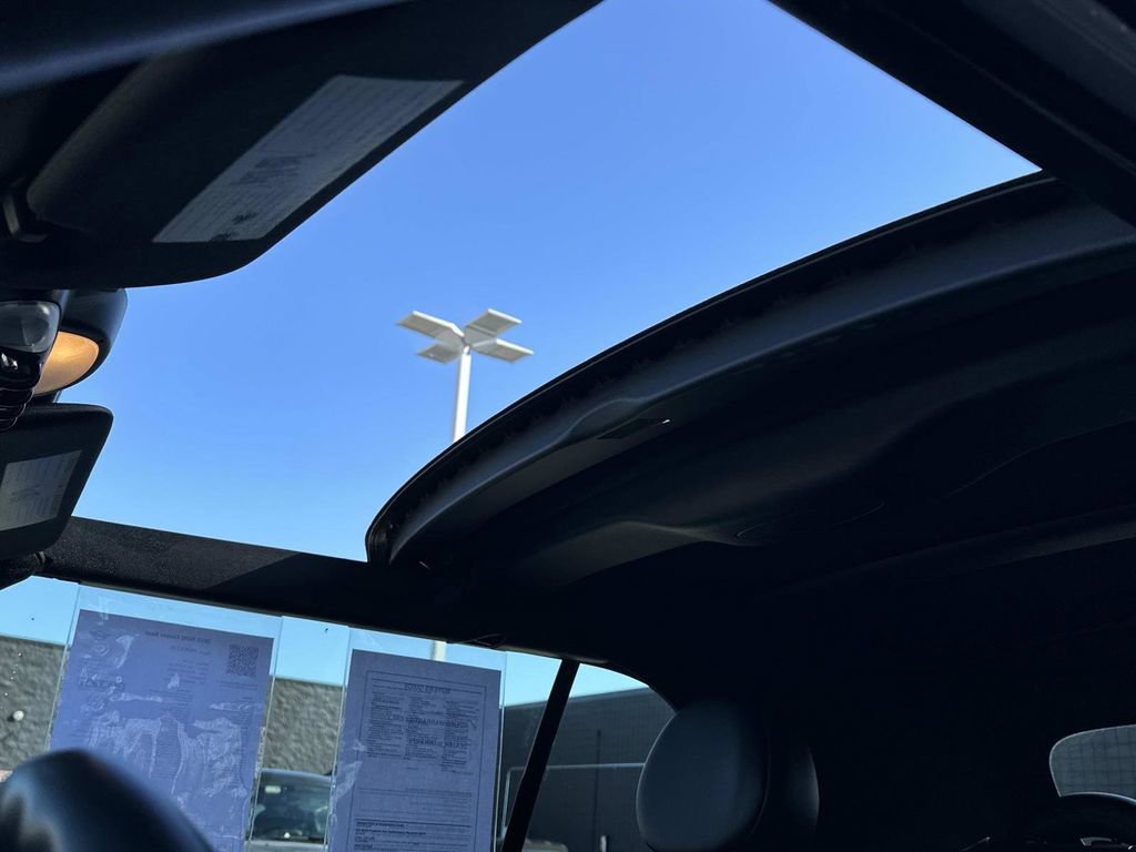 Used 2013 MINI Cooper Convertible image 22