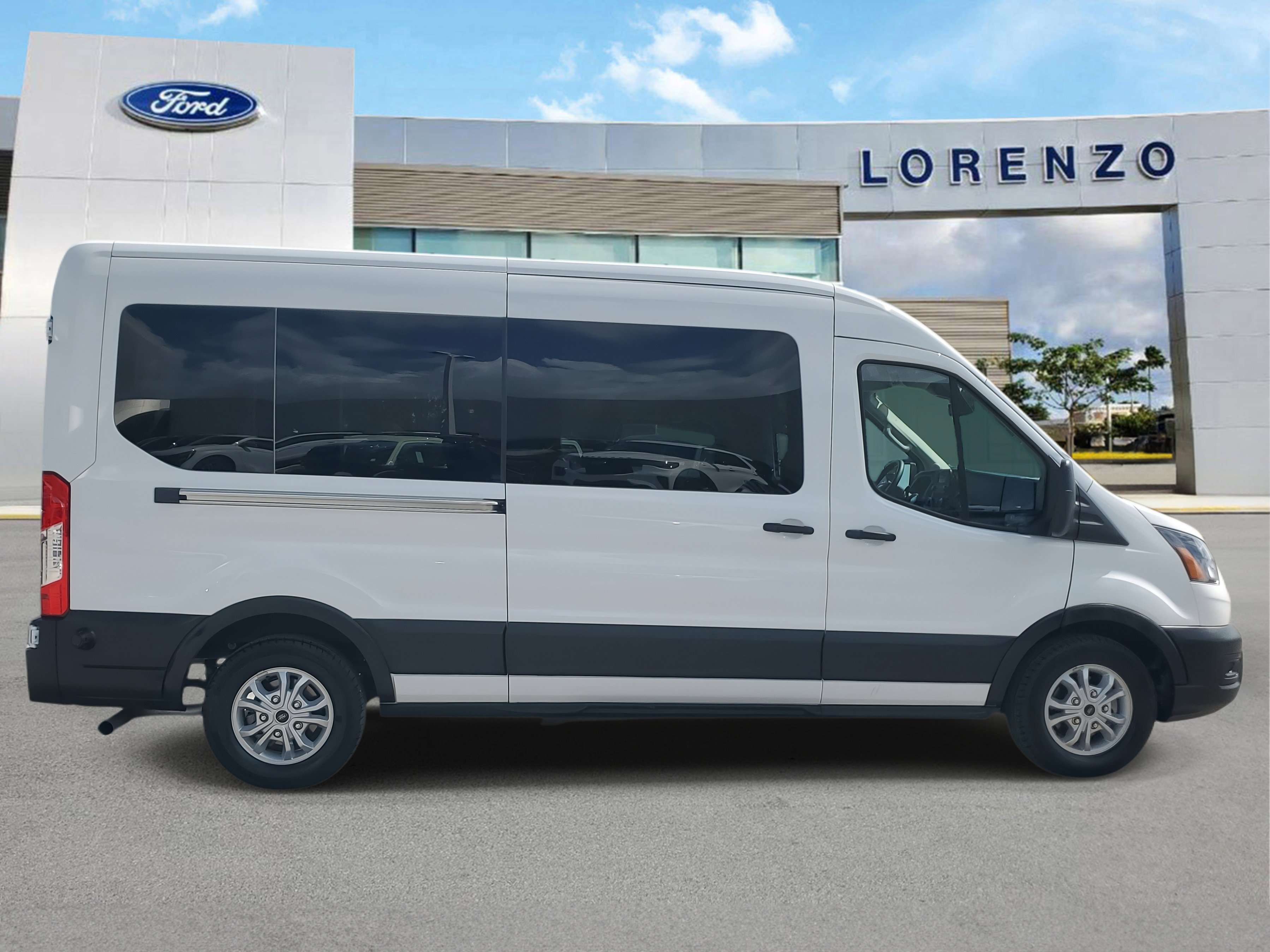 Used 2025 Ford Transit 350 XL image 4