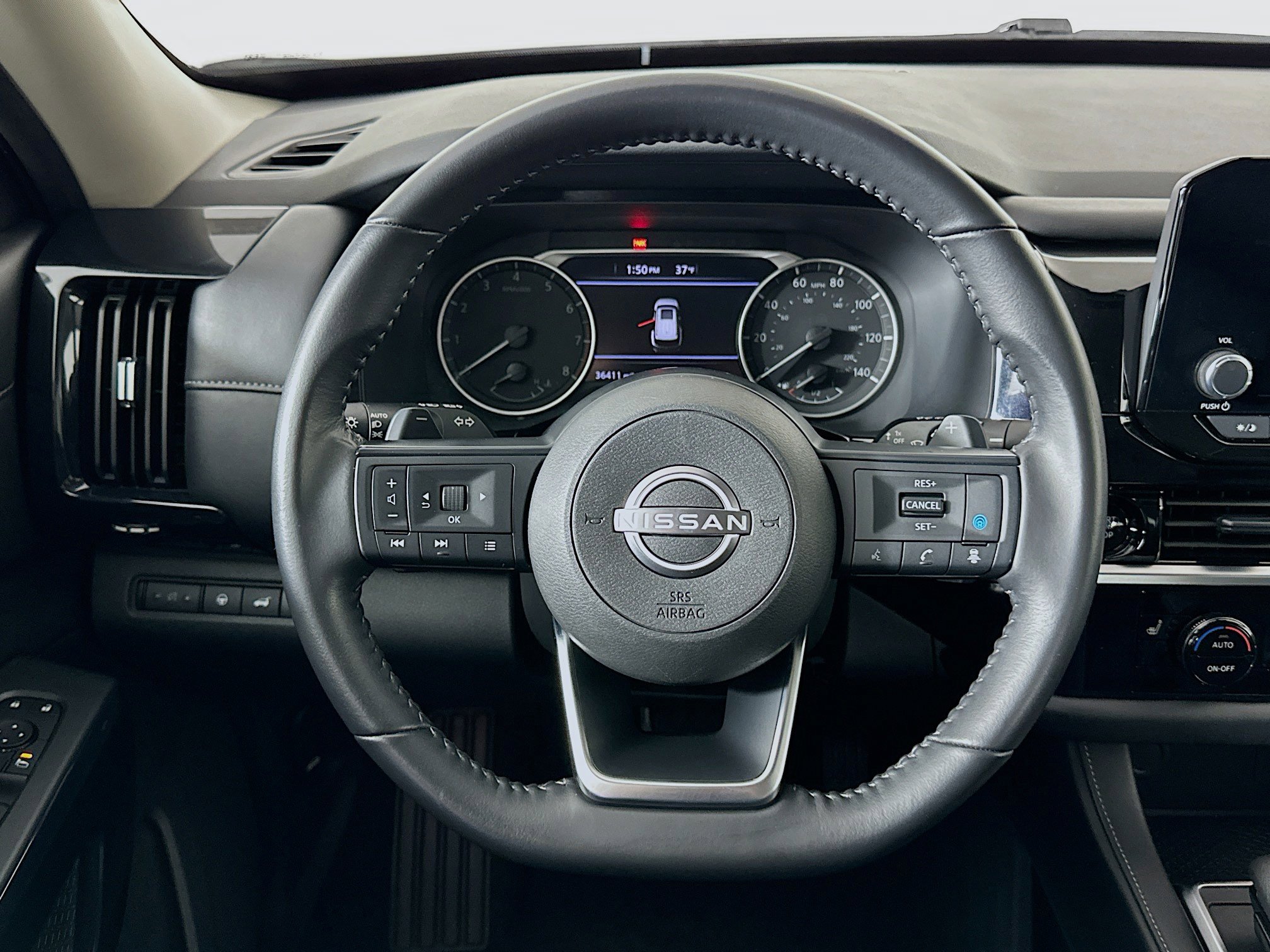 Used 2025 Nissan Pathfinder SV image 18