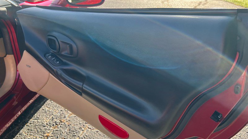 Used 2001 Chevrolet Corvette Convertible w/ Preferred Equipment Group2 RWD image 33