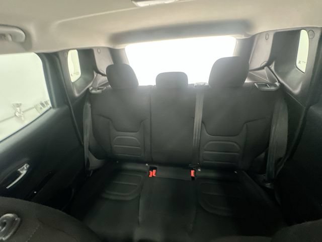 Used 2021 Jeep Renegade Latitude AWD/4WD image 24