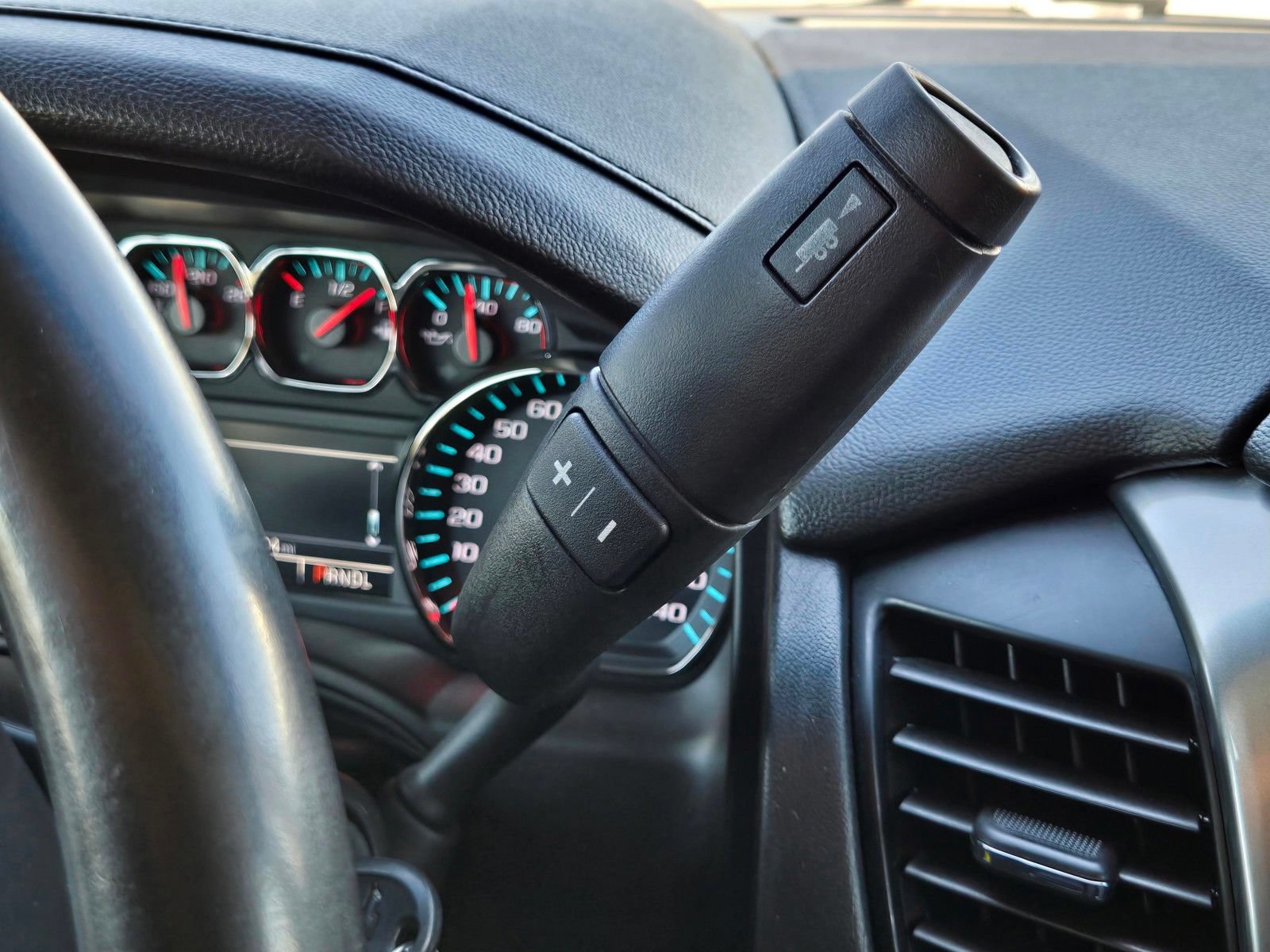 Used 2020 Chevrolet Tahoe LS RWD image 25