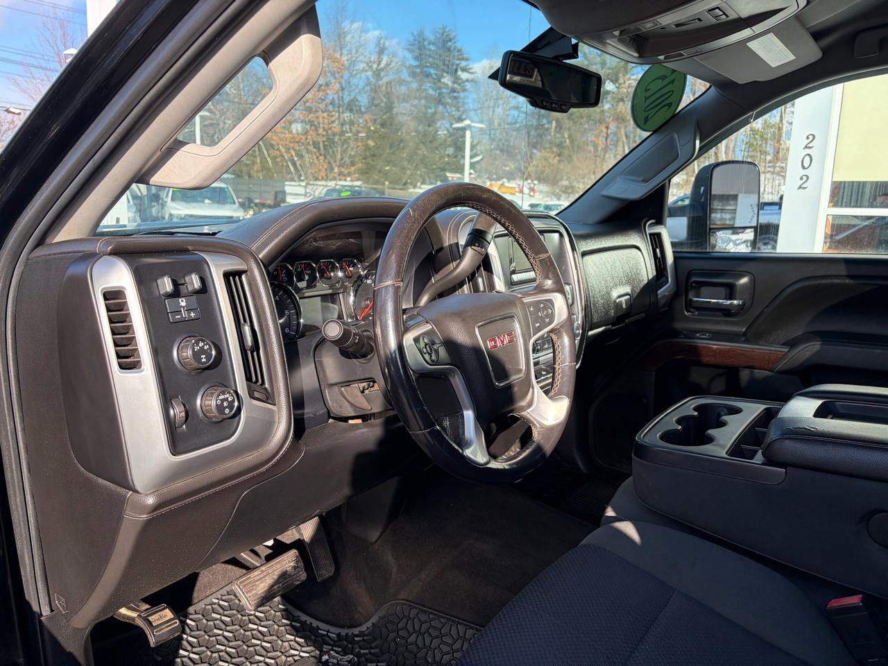 Used 2015 GMC Sierra 2500 SLE w/ SLE Preferred Package image 21