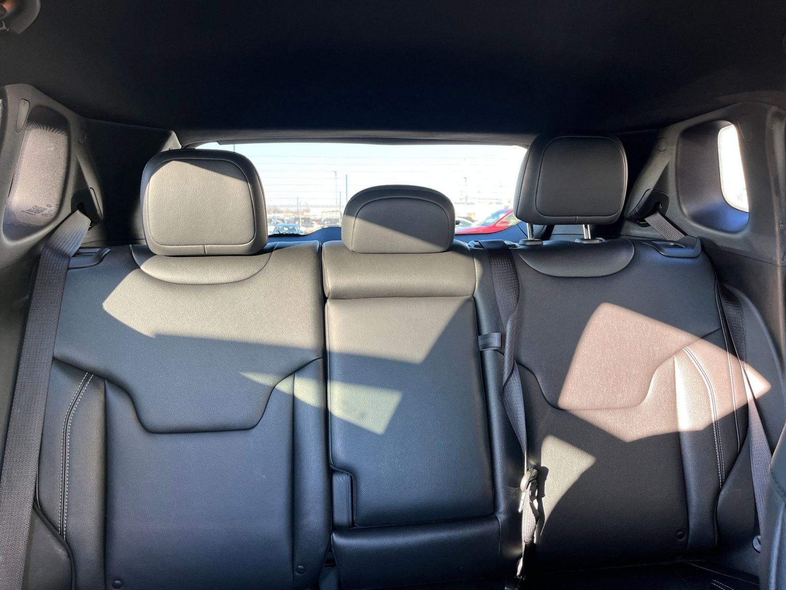 Used 2025 Jeep Compass Limited image 39