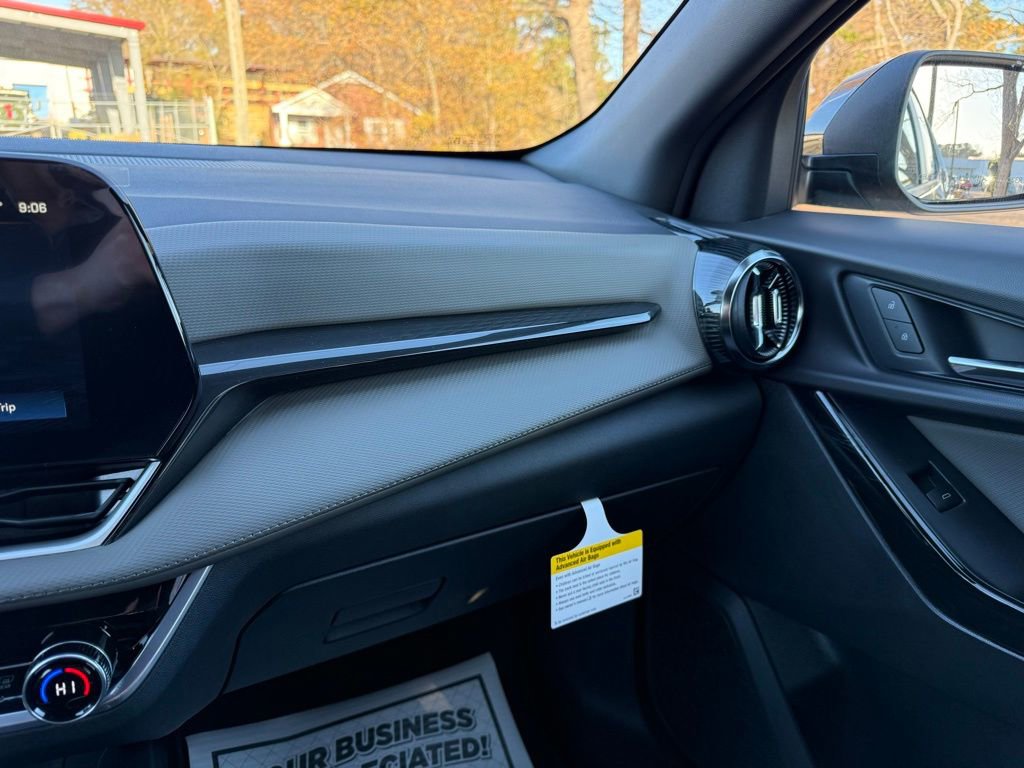 New 2026 Chevrolet Equinox LT w/ Convenience Package II image 17