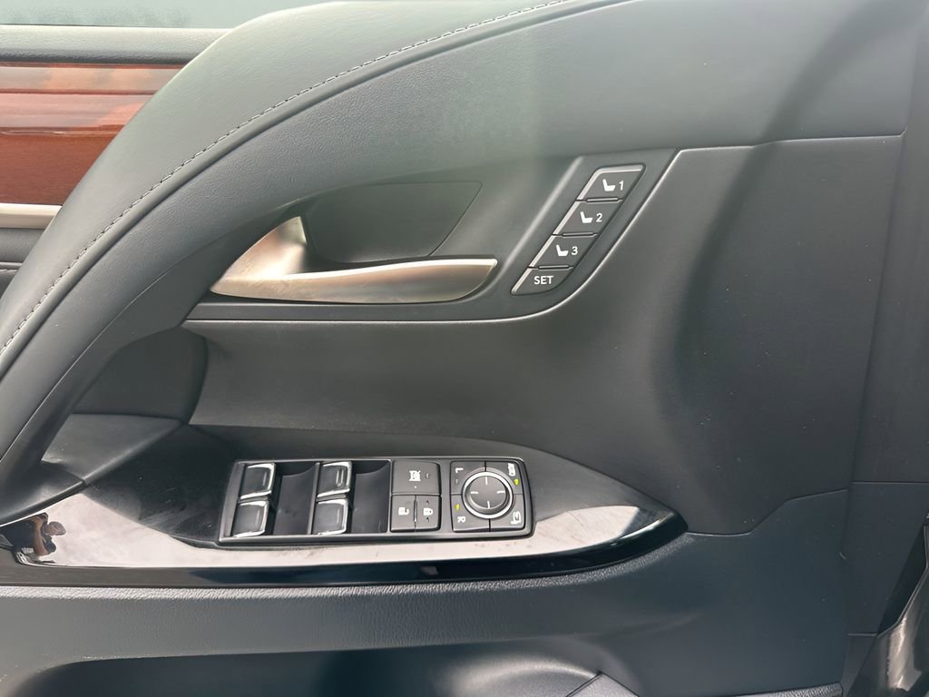 Used 2016 Lexus LX 570 4WD image 29