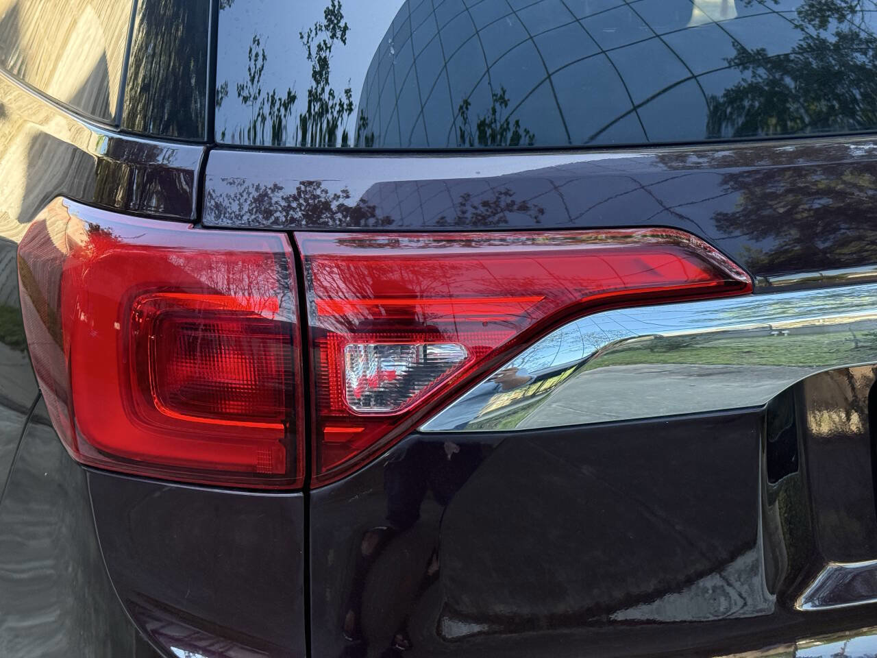 Used 2017 GMC Acadia Denali w/ Technology Package image 16