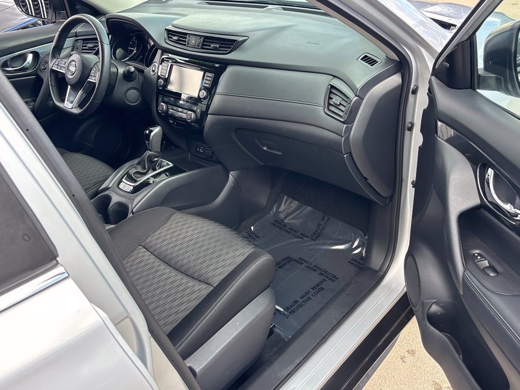 Used 2020 Nissan Rogue SV FWD image 26