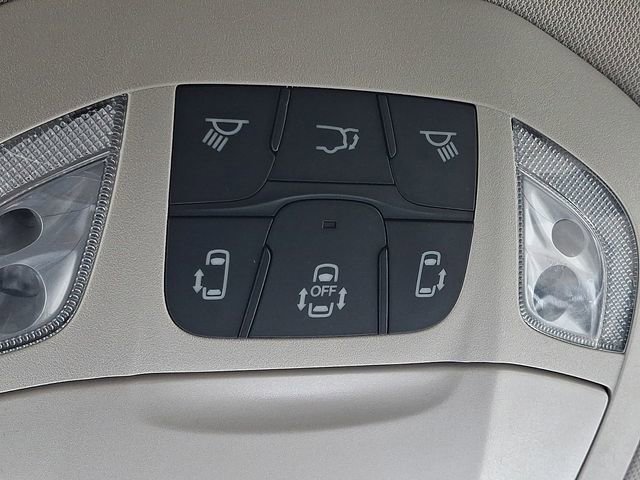 Used 2024 Chrysler Pacifica Touring-L image 27