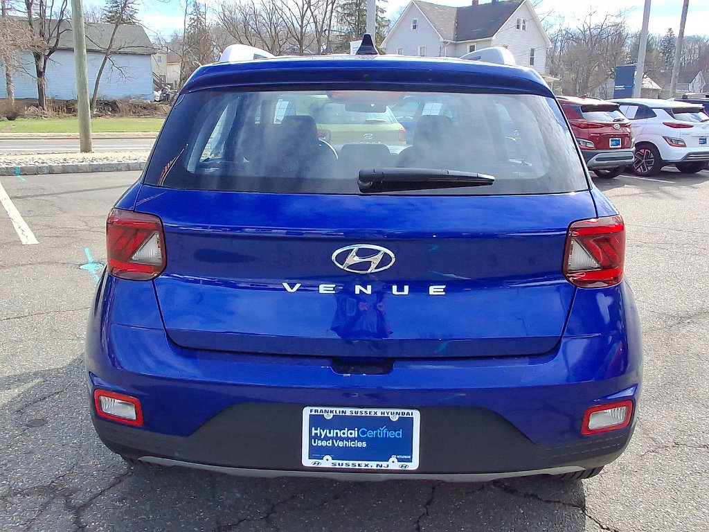 Certified 2022 Hyundai Venue SEL image 50