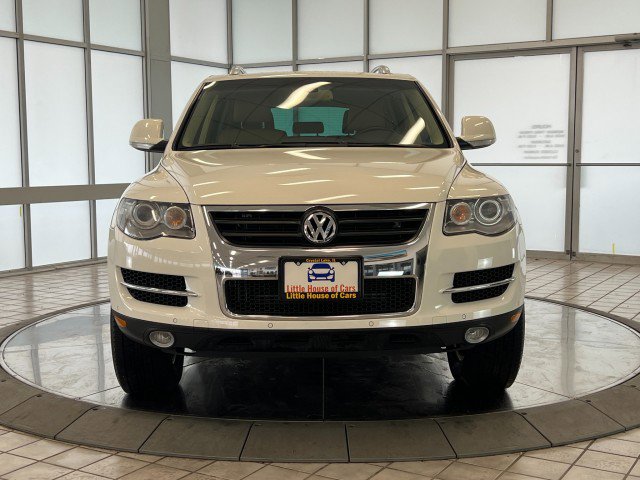 Used 2009 Volkswagen Touareg VR6 image 2