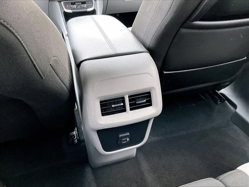 Used 2023 GMC Terrain SLE w/ Driver Convenience Package image 29