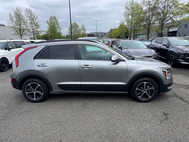 Used 2024 Kia Niro EX FWD image 6