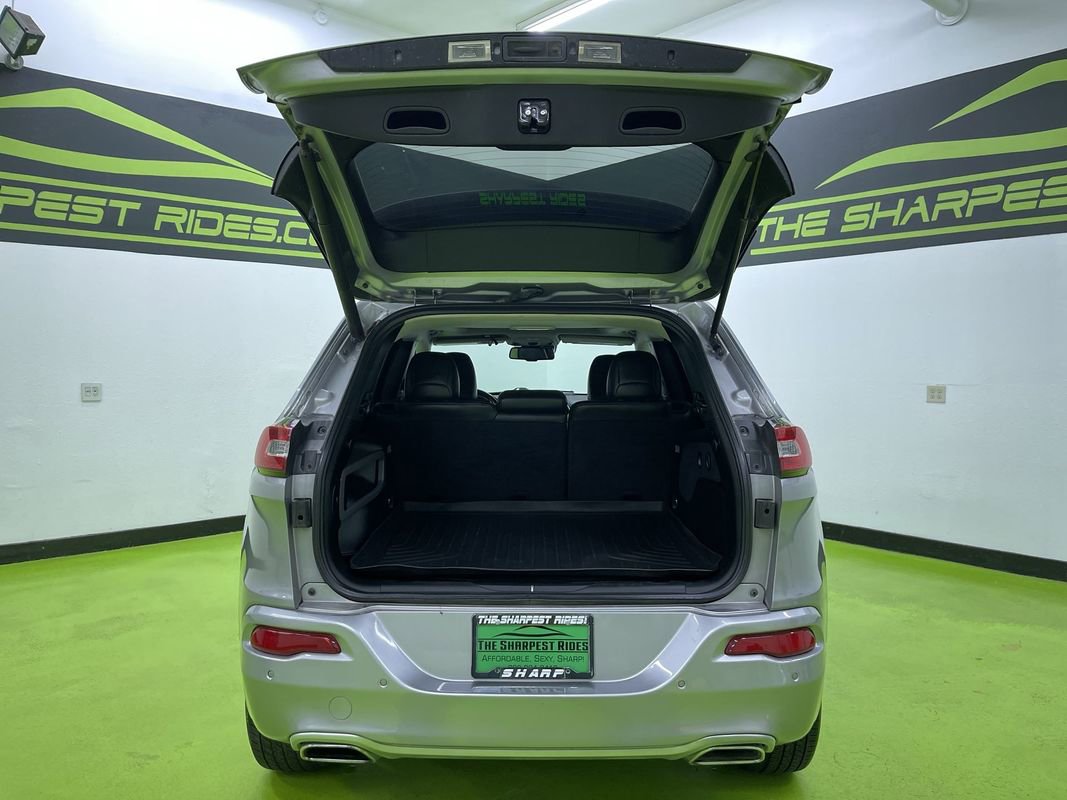 Used 2017 Jeep Cherokee Overland w/ Technology Group image 9