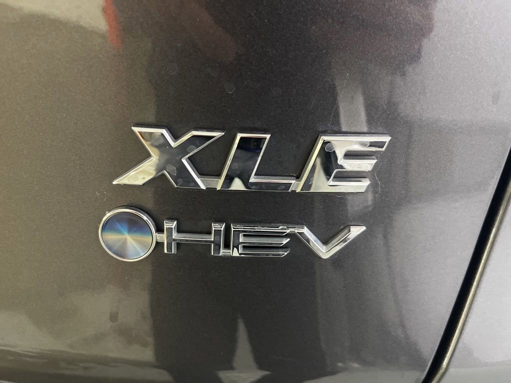 Used 2025 Toyota RAV4 XLE image 46