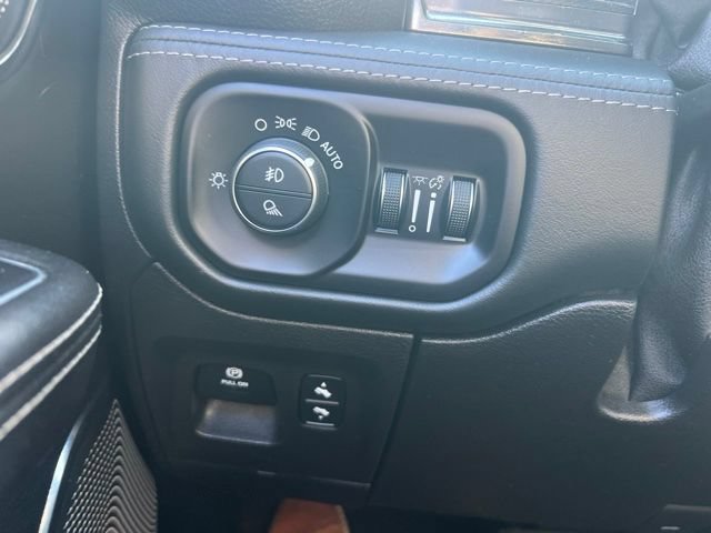 Used 2019 RAM 1500 Limited RWD image 12