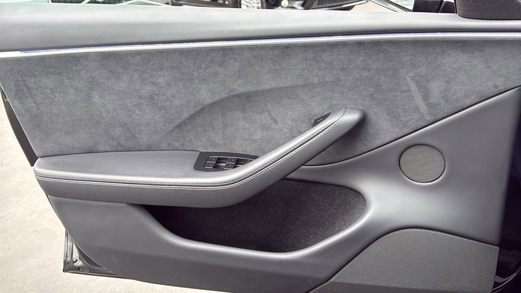 Used 2025 Tesla Model 3 Long Range image 22