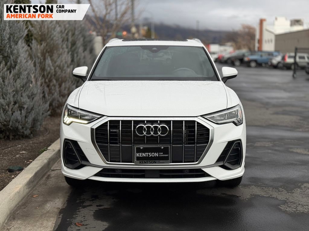Used 2025 Audi Q3 2.0T Premium image 2