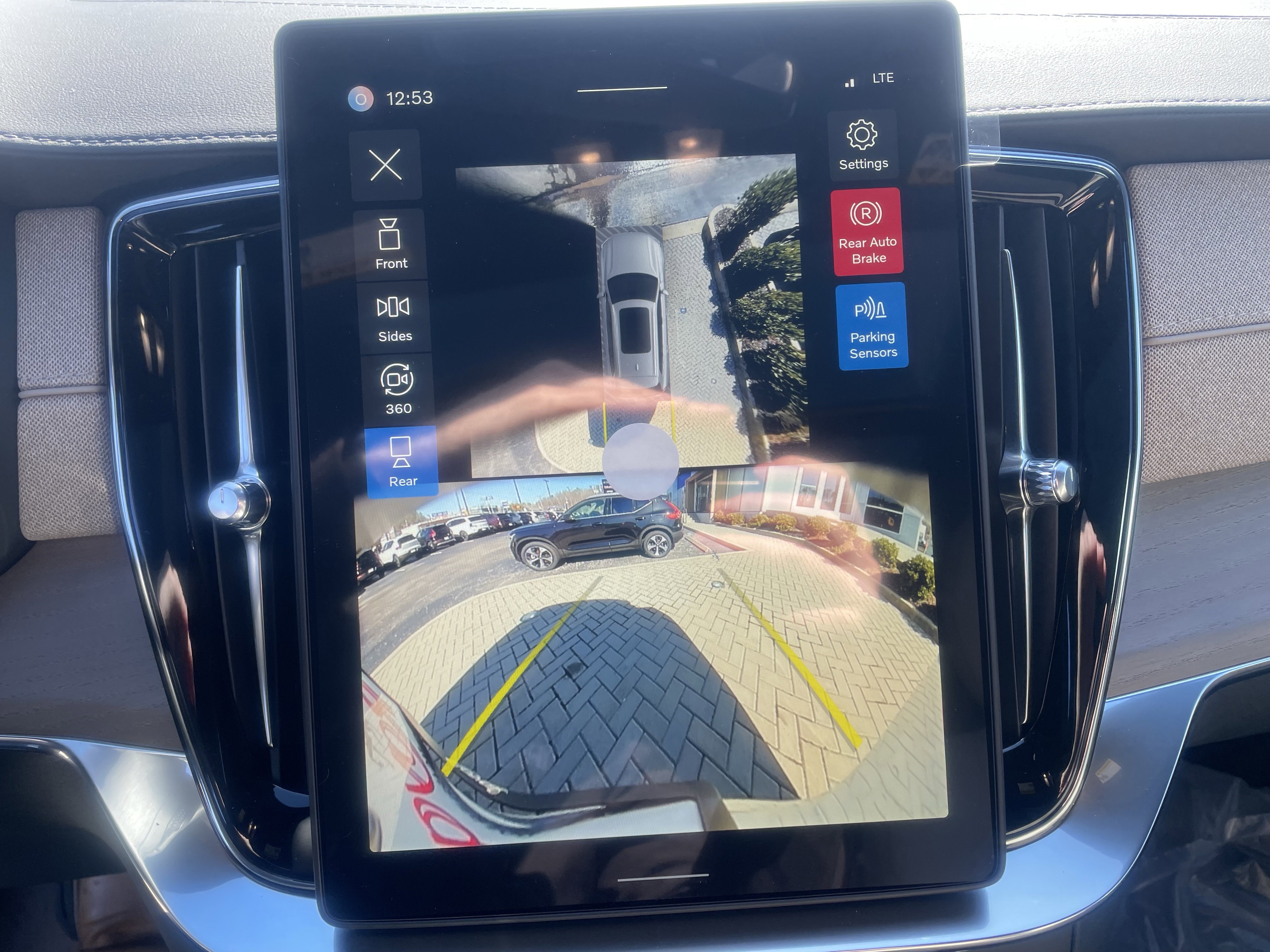 New 2026 Volvo XC90 B6 Ultra w/ Lounge Package image 20