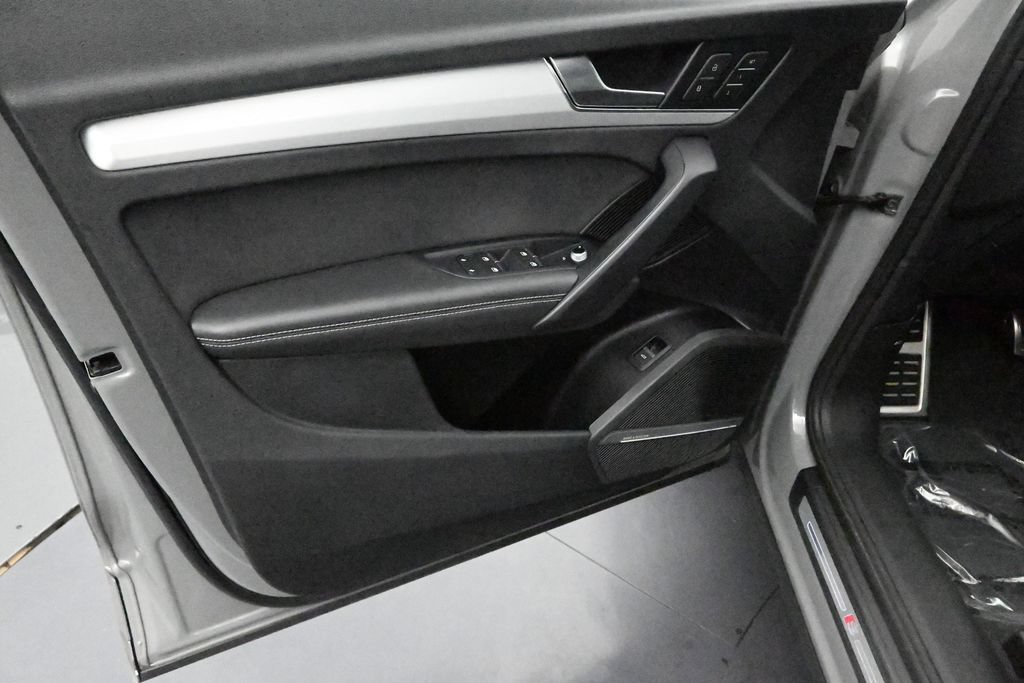 Used 2021 Audi SQ5 Premium Plus w/ Premium Plus Package AWD/4WD image 12