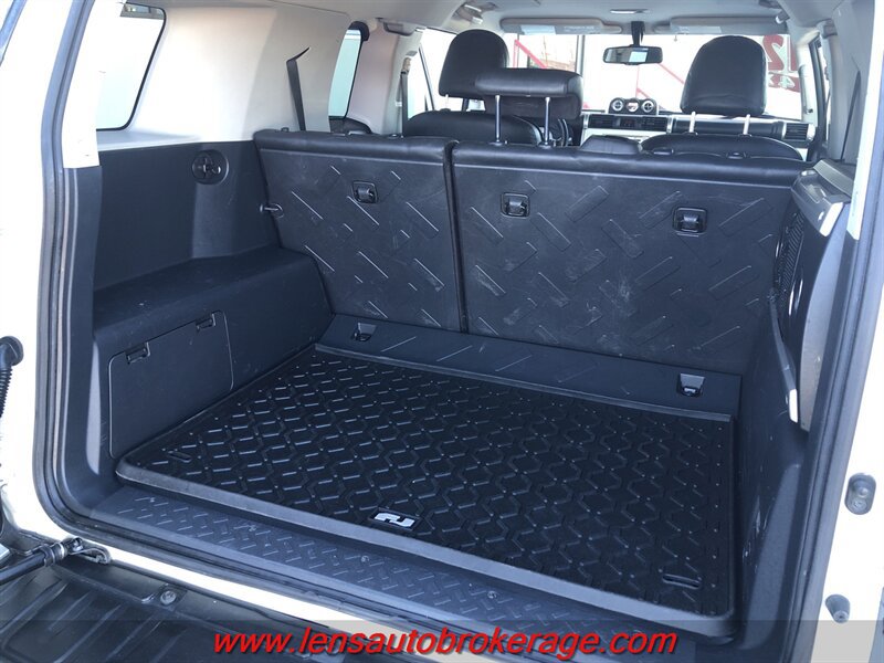 Used 2012 Toyota FJ Cruiser 4WD w/ Upgrade Pkg image 19