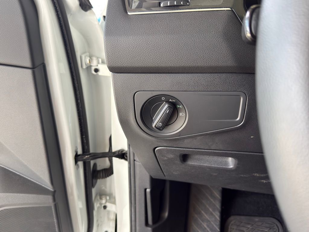 Used 2020 Volkswagen Tiguan S image 20