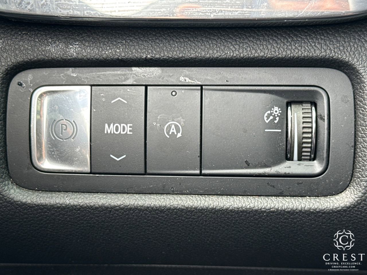 Used 2024 GMC Acadia Elevation image 25