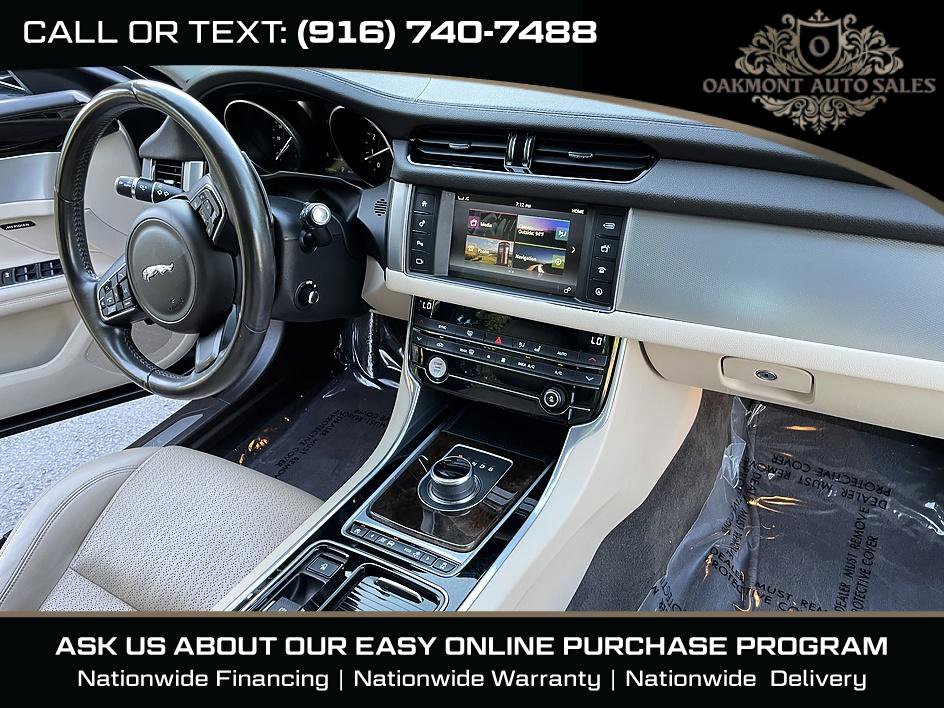 Used 2017 Jaguar XF Prestige RWD image 12
