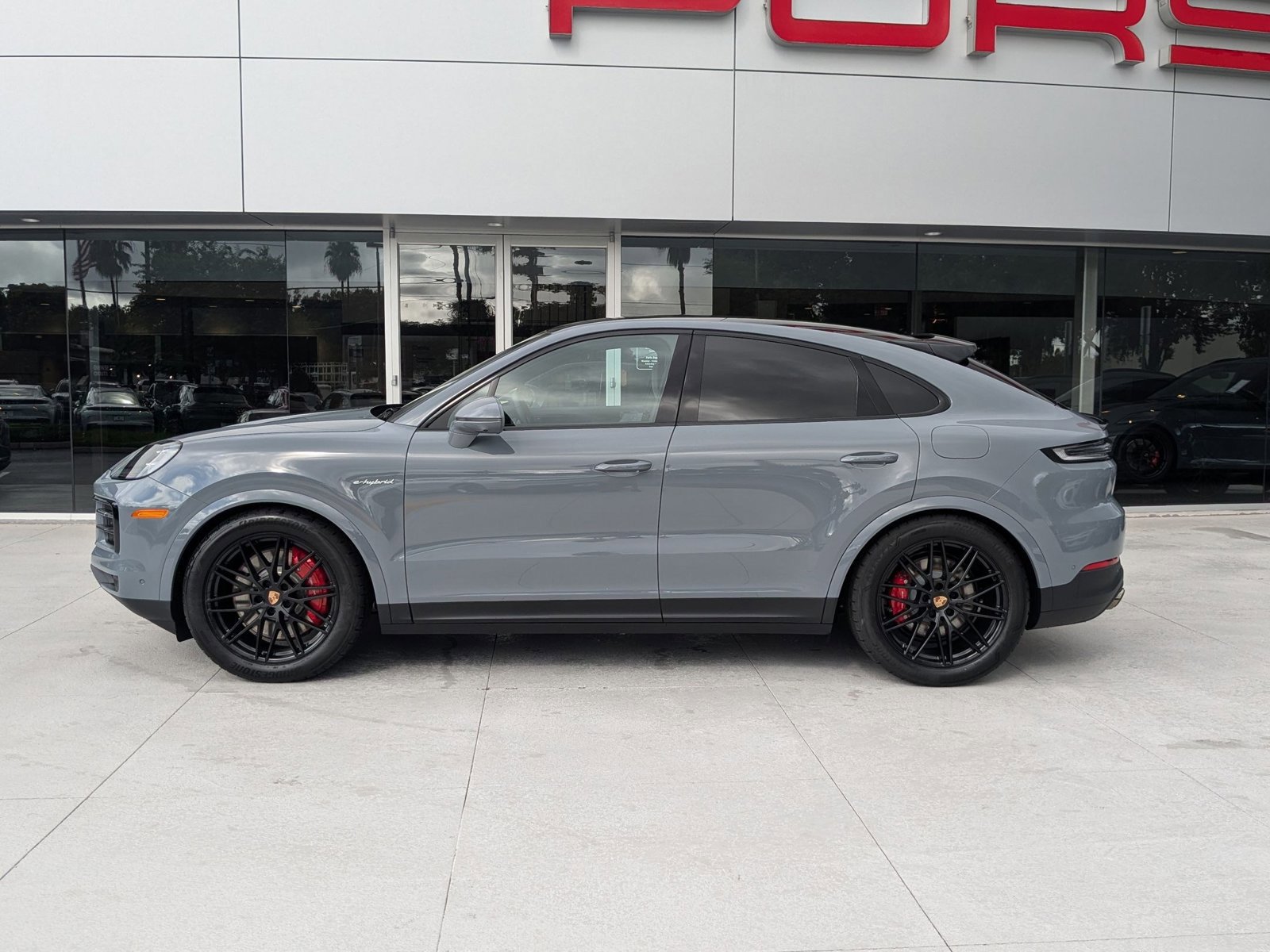 New 2026 Porsche Cayenne S image 2